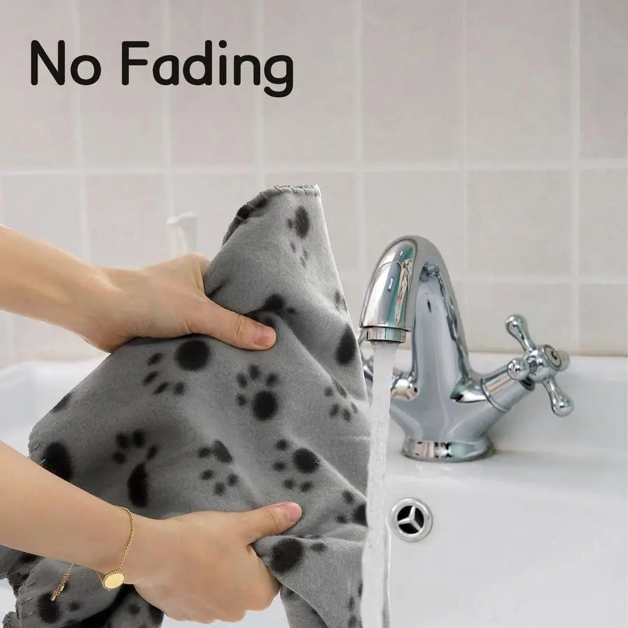 20 Styles Dog /Cat Fleece Blankets 23.6 X 27.6 Inch